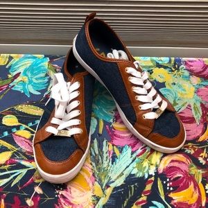 Guess! Cute jean guess shoes!!!